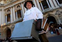 Αστική μελισσοκομία στη στέγη της Όπερας του Παρισιού!